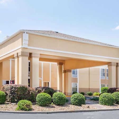 Super 8 By Wyndham Evansville North Stacer Luaran gambar