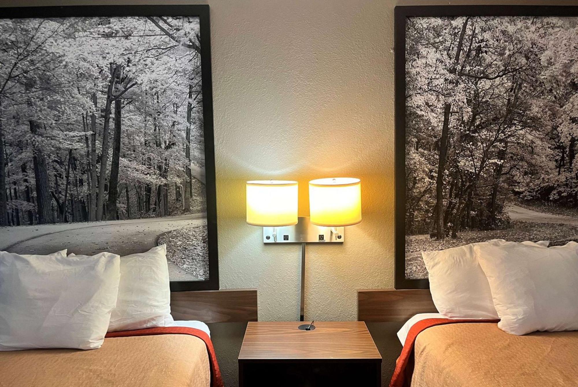Super 8 By Wyndham Evansville North Stacer Luaran gambar